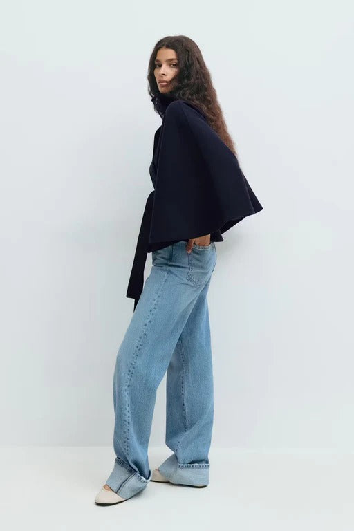 Lara™ | Abrigo tipo capa con cinturón y cuello alto